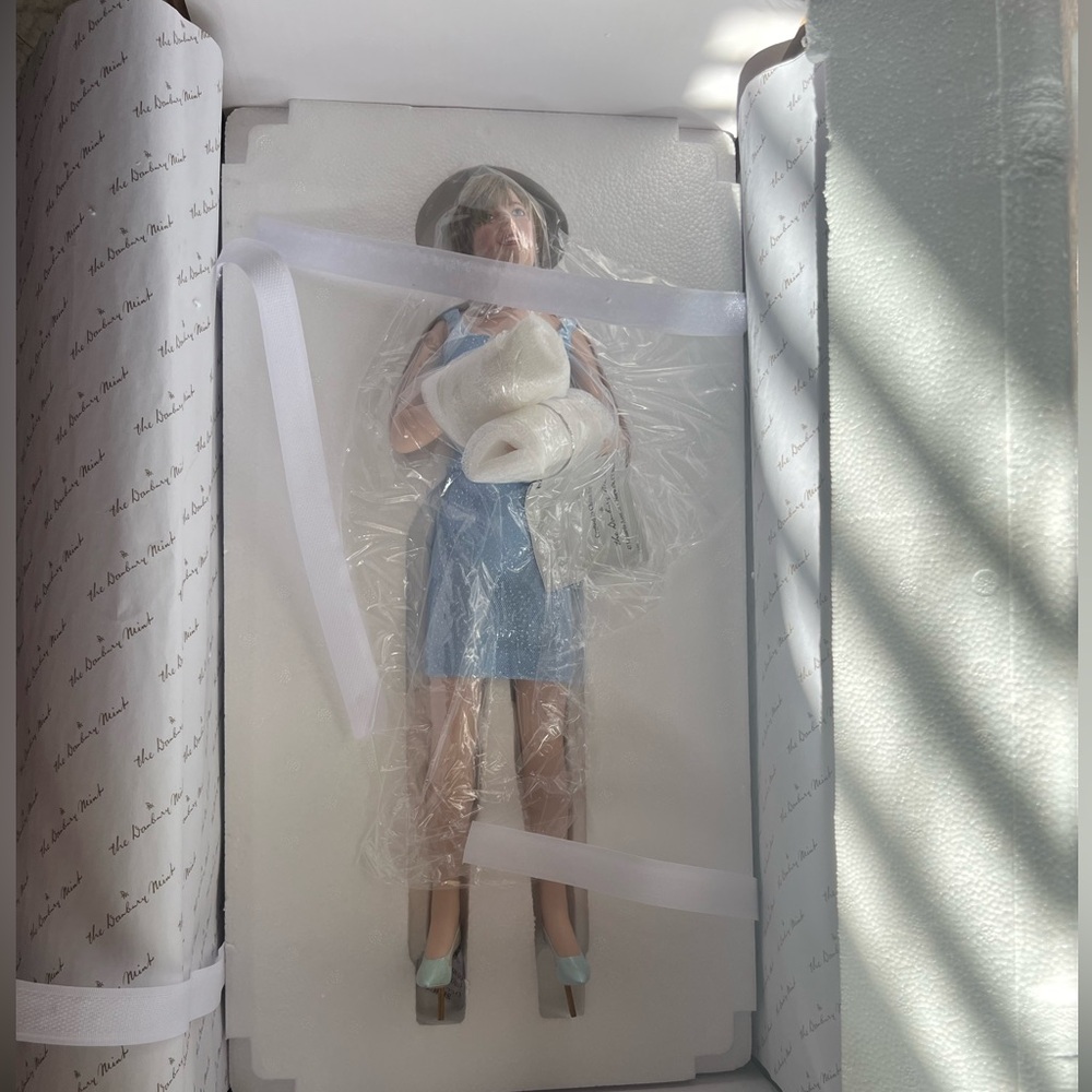 Vintage Danbury Mint Princess Diana doll